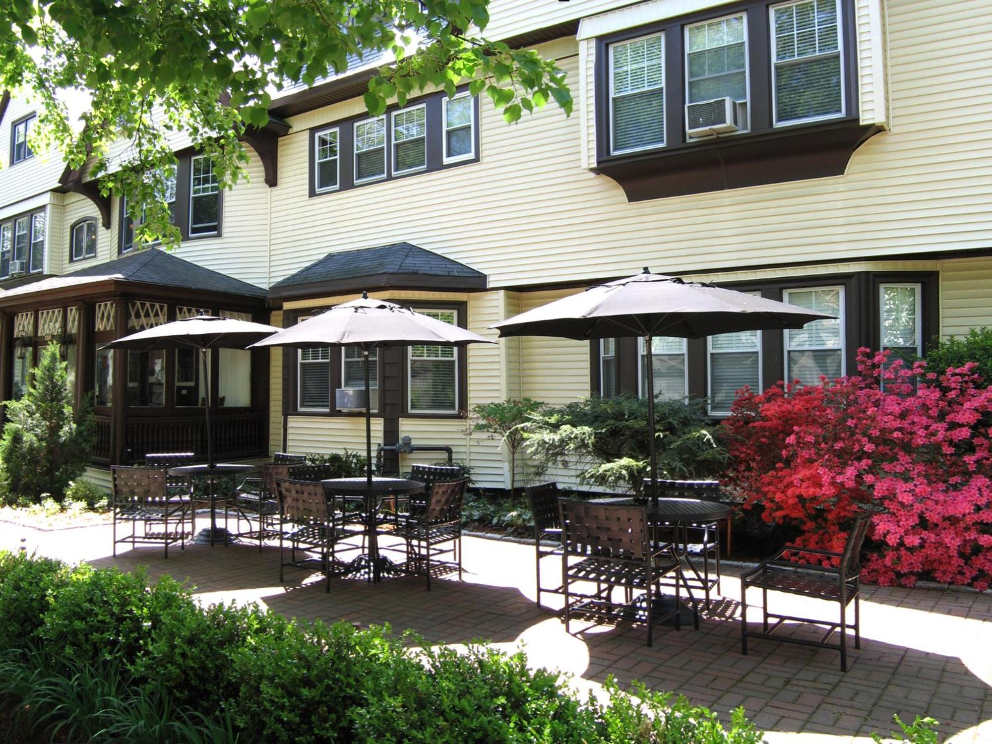 Longwood Inn Brookline Exterior foto
